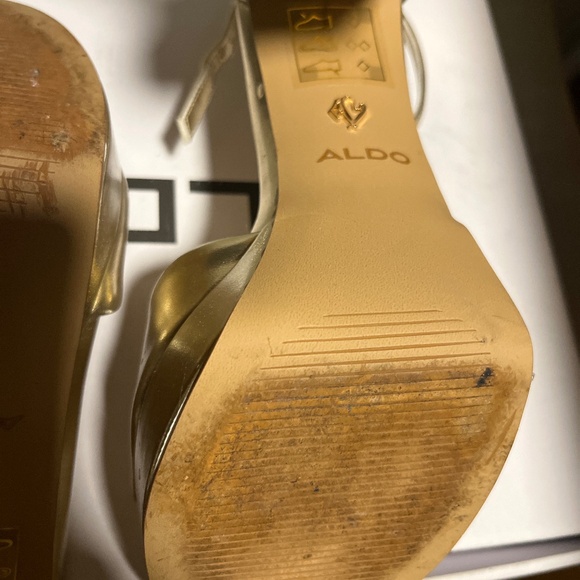 Woman’s heels size 8 by Aldo - Picture 5 of 8